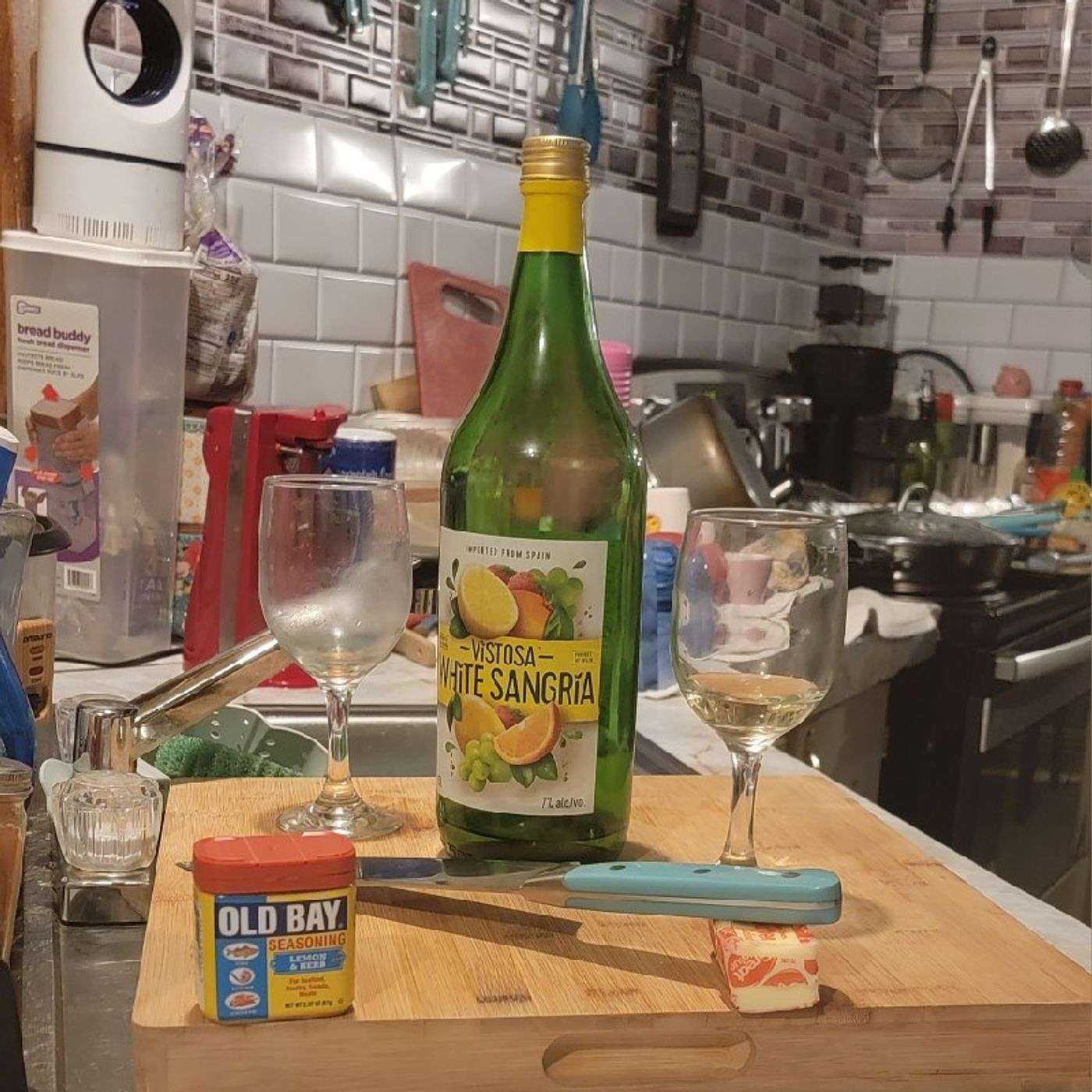 Season two episode 5 A little chit-chat with wine episode artwork