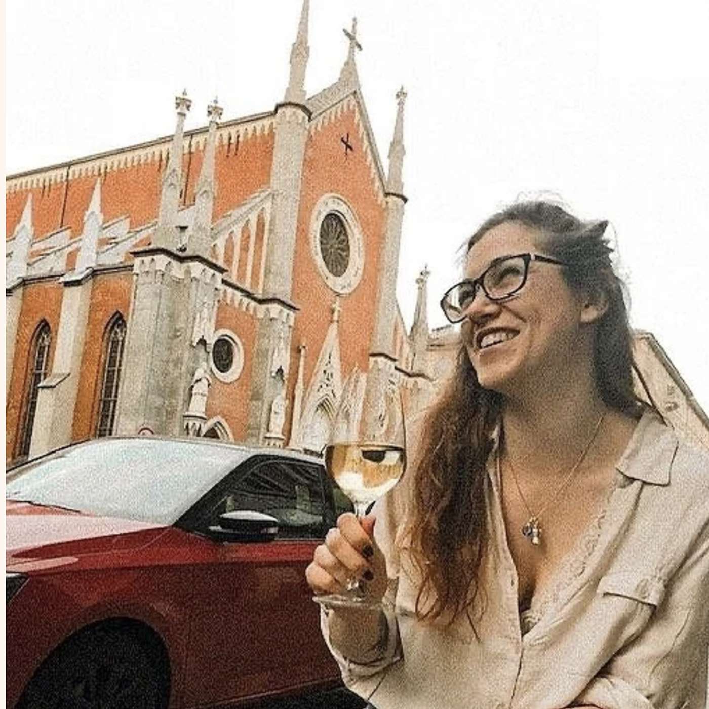 Living in Italy 101 with Evelyn Hill episode artwork