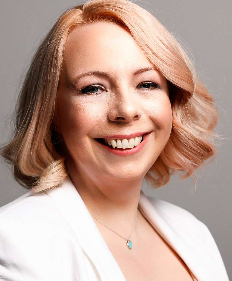 Dr Clare Roberts-Molloy