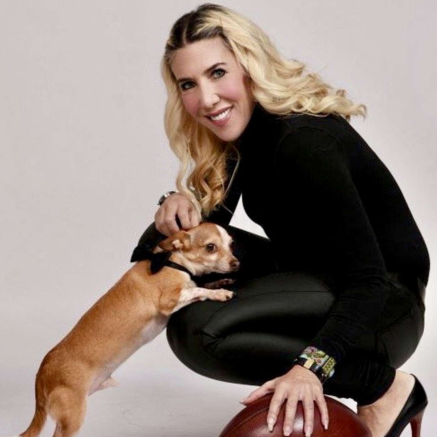 Marnie Schneider - Author of "GameDay In The USA" and Granddaughter of former NFL Team Owner Marnie Schneider - Author of "GameDay In The USA" and Granddaughter of former NFL Team Owner