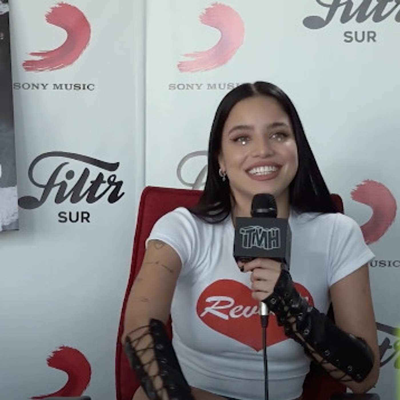Entrevista a Emilia: "'Underground' es la hermana de 'Cuatro veinte', full empoderado” episode artwork