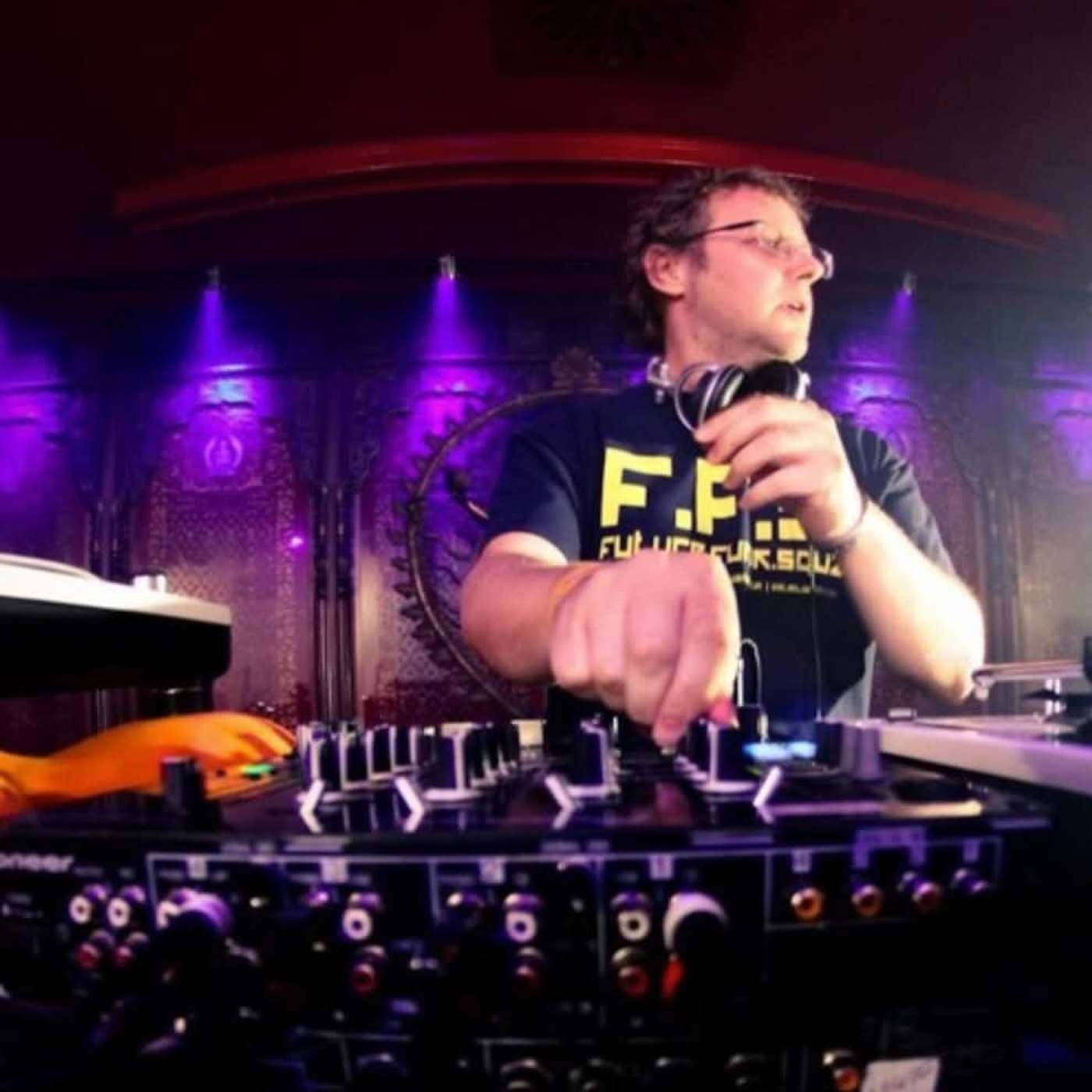 Music and Football 1:1 with Glen Nicholls - Future Funk Squad Music and Football 1:1 with Glen Nicholls - Future Funk Squad