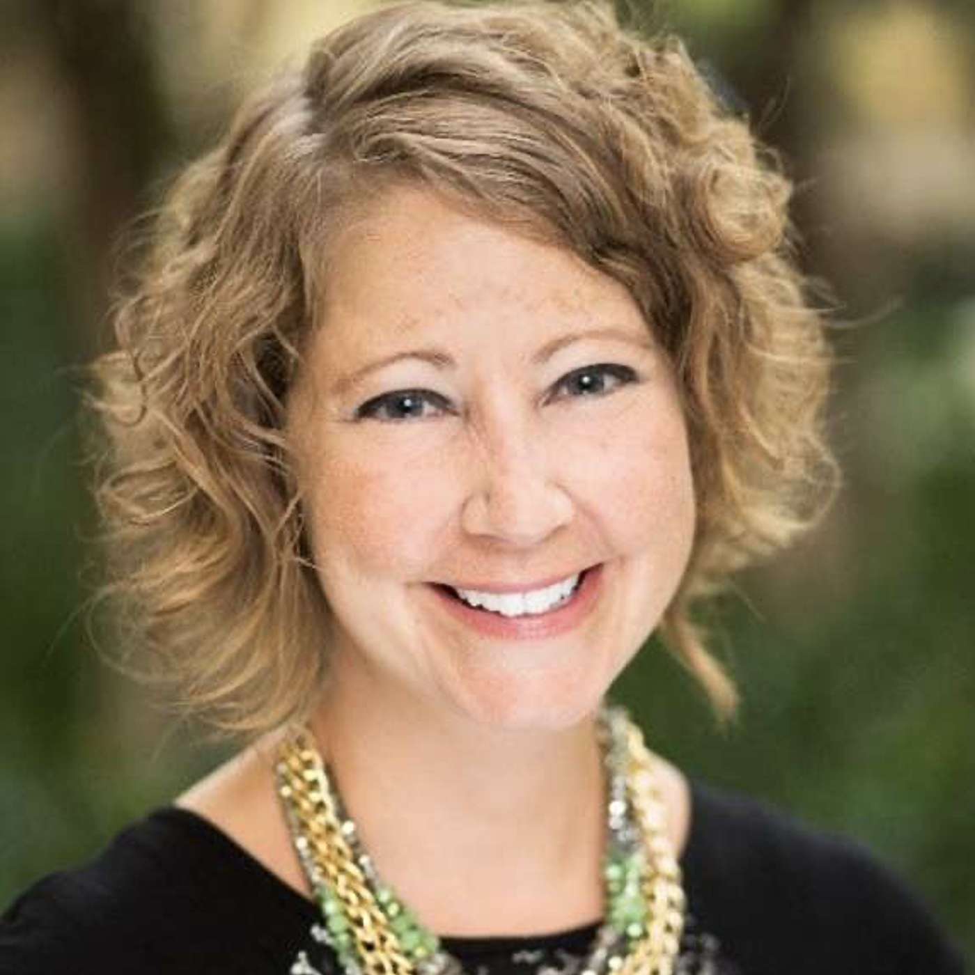Paige's Summer Picks: Empowering Your Career Journey with Mandy Taylor (S9:E1)