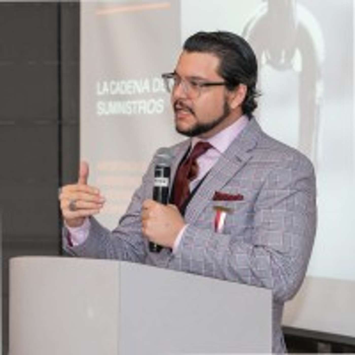 Episodio 885: 💡 GUERRA DE IDEAS Batalla Contra Revoluciónaria  / FILOSOFÍA con Miguel Angel Falconi / Luis Roman episode artwork