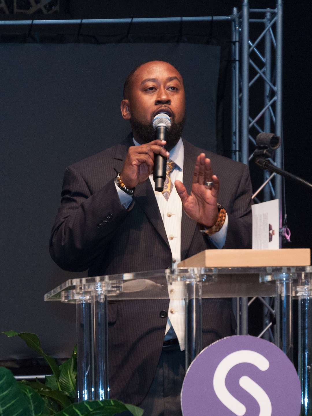 Pastor Walter Bowers Jr.