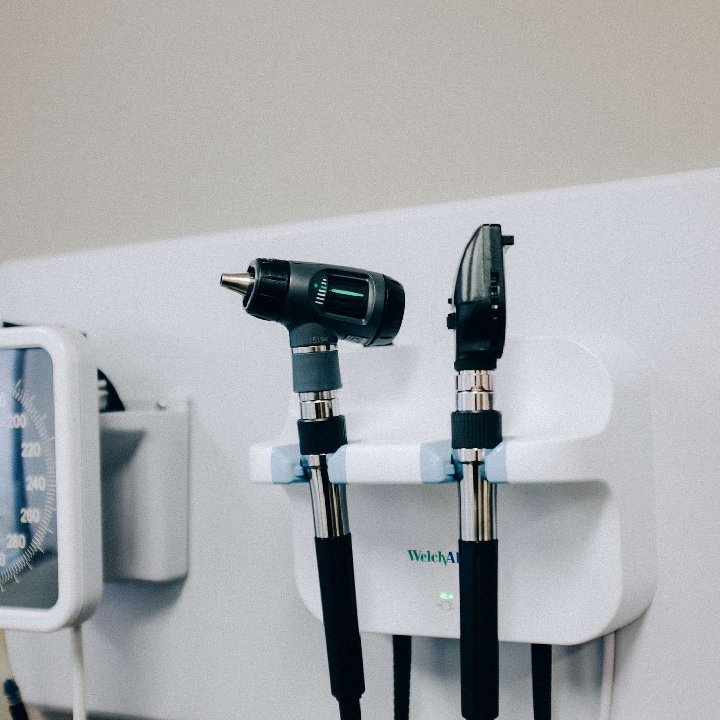 耳朵怎么又发炎了？？Ear infection again??