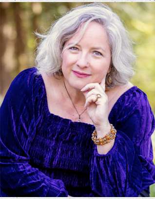 Julie Artz