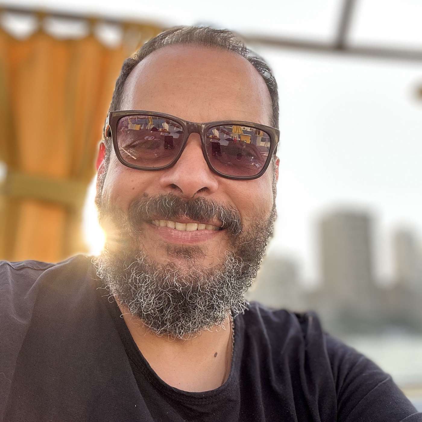 Heik 3aycheenha Ma3 Sam Akkawi - هيك عايشينها مع سام عكاوي