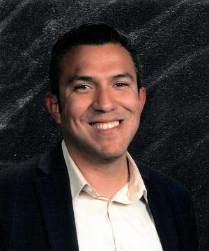 Dr. Alejandro Cisneros
