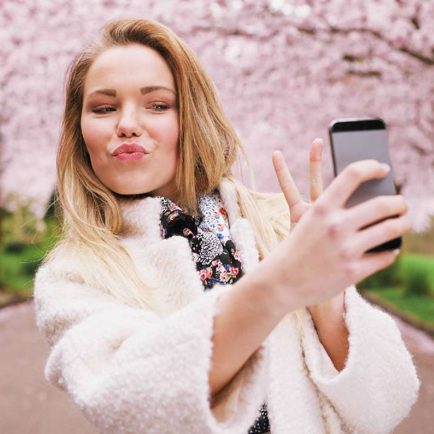 Has Social Media Changed Dating? {Reaction} | Helios Blog 277