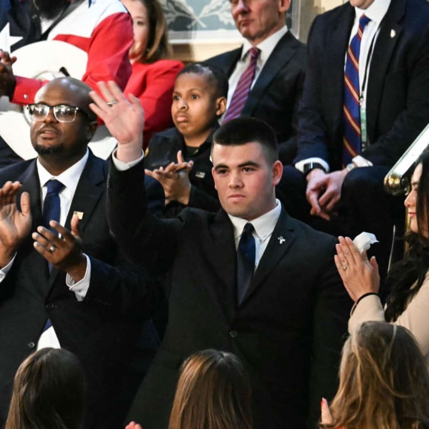 So sánh tư tưởng Đa dạng, Công bằng và Hòa nhập (DEI) với Bình đẳng Cơ hội So sánh tư tưởng Đa dạng, Công bằng và Hòa nhập (DEI) với Bình đẳng Cơ hội