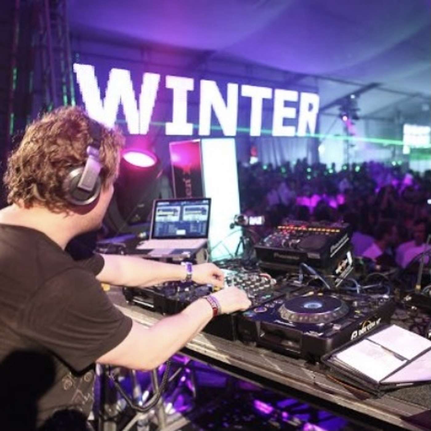 Live at Winter Play 2010 - Heineken Main Party (Part 2 - Pic Schmitz & Edo Krause) episode artwork
