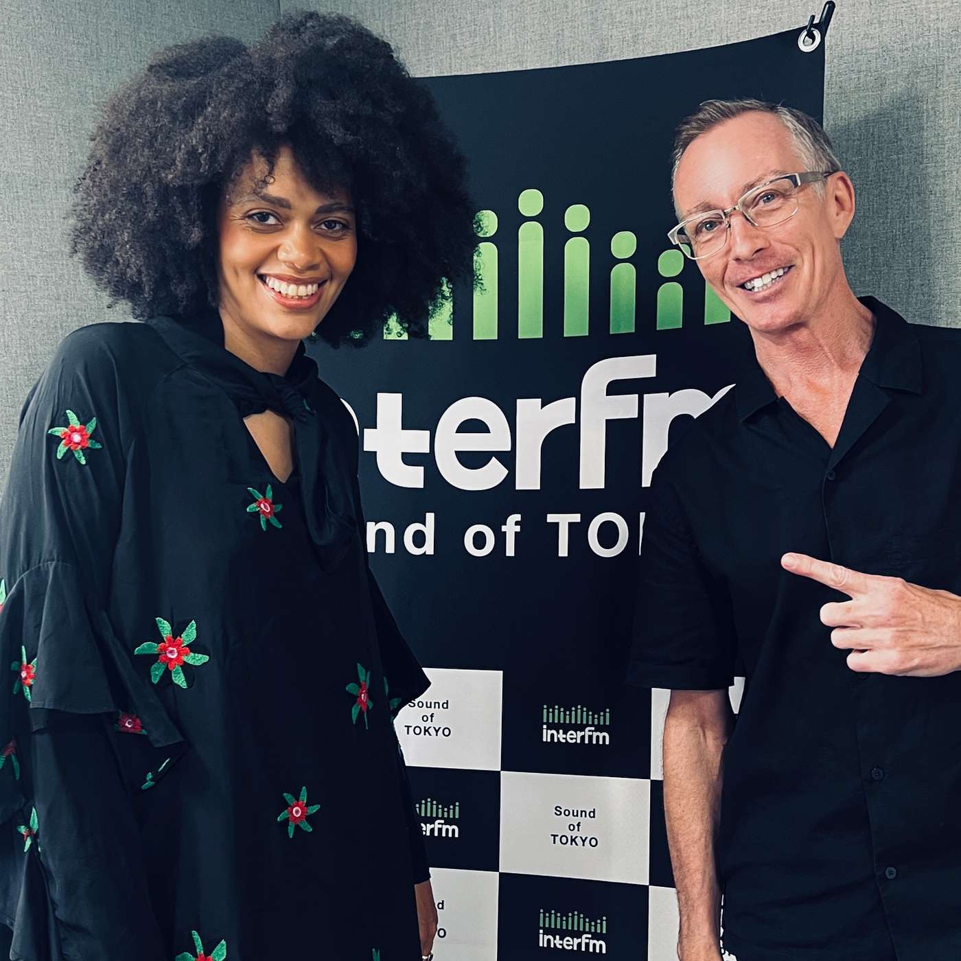 Joya Mooi - Singer / Songwriter Joya Mooi - Singer / Songwriter