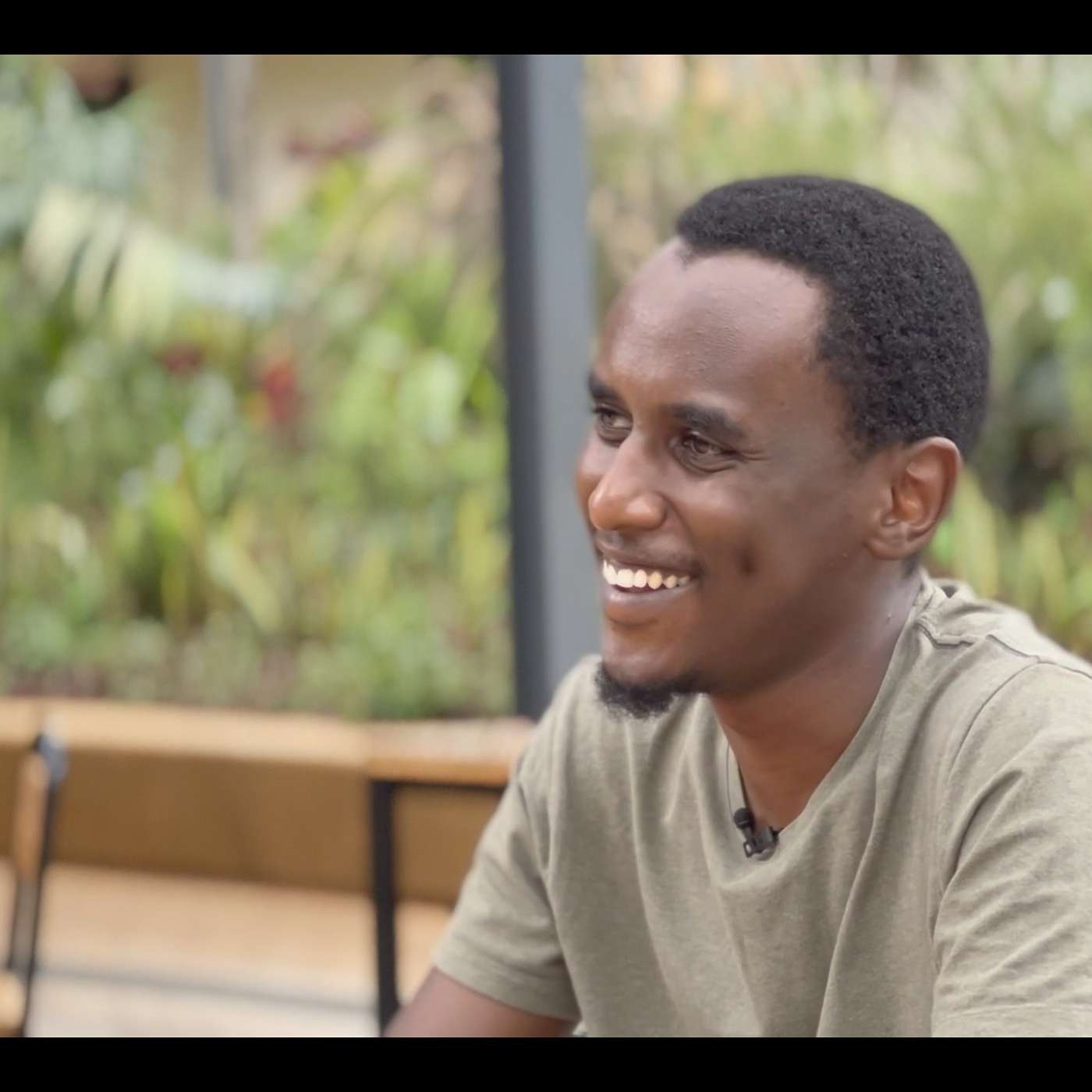 MeliaCRED: Conversations with Elvis