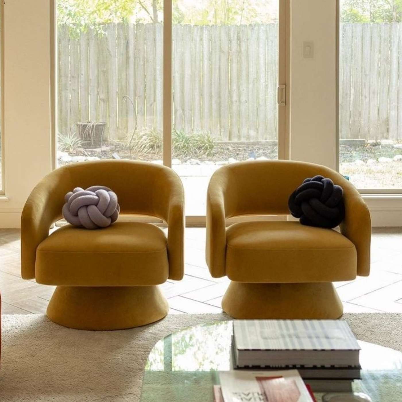 How to Choose the Right Accent Chair Color episode artwork