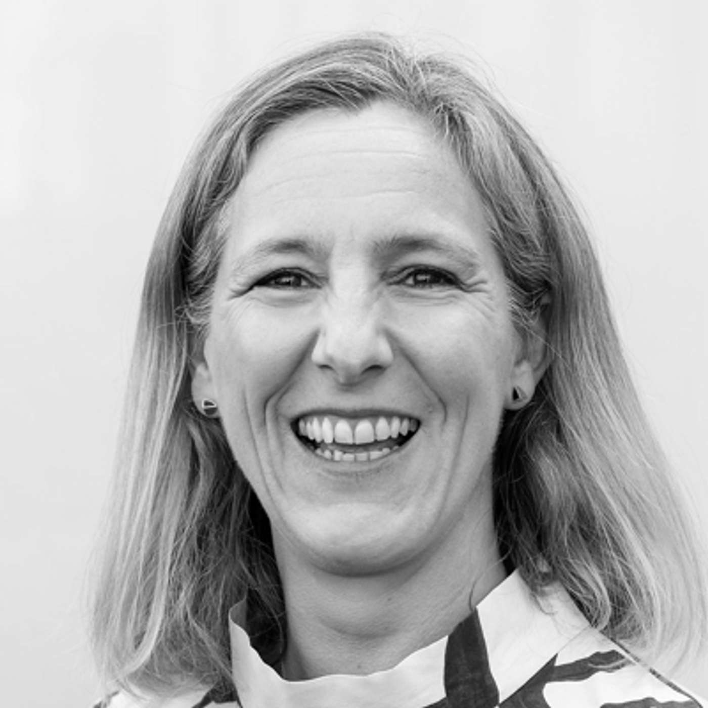 How to build a community with Michelle Goodall, chief marketing officer, Guild on the PRmoment podcast episode artwork