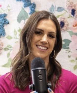 Dr. Lindsay Regehr
