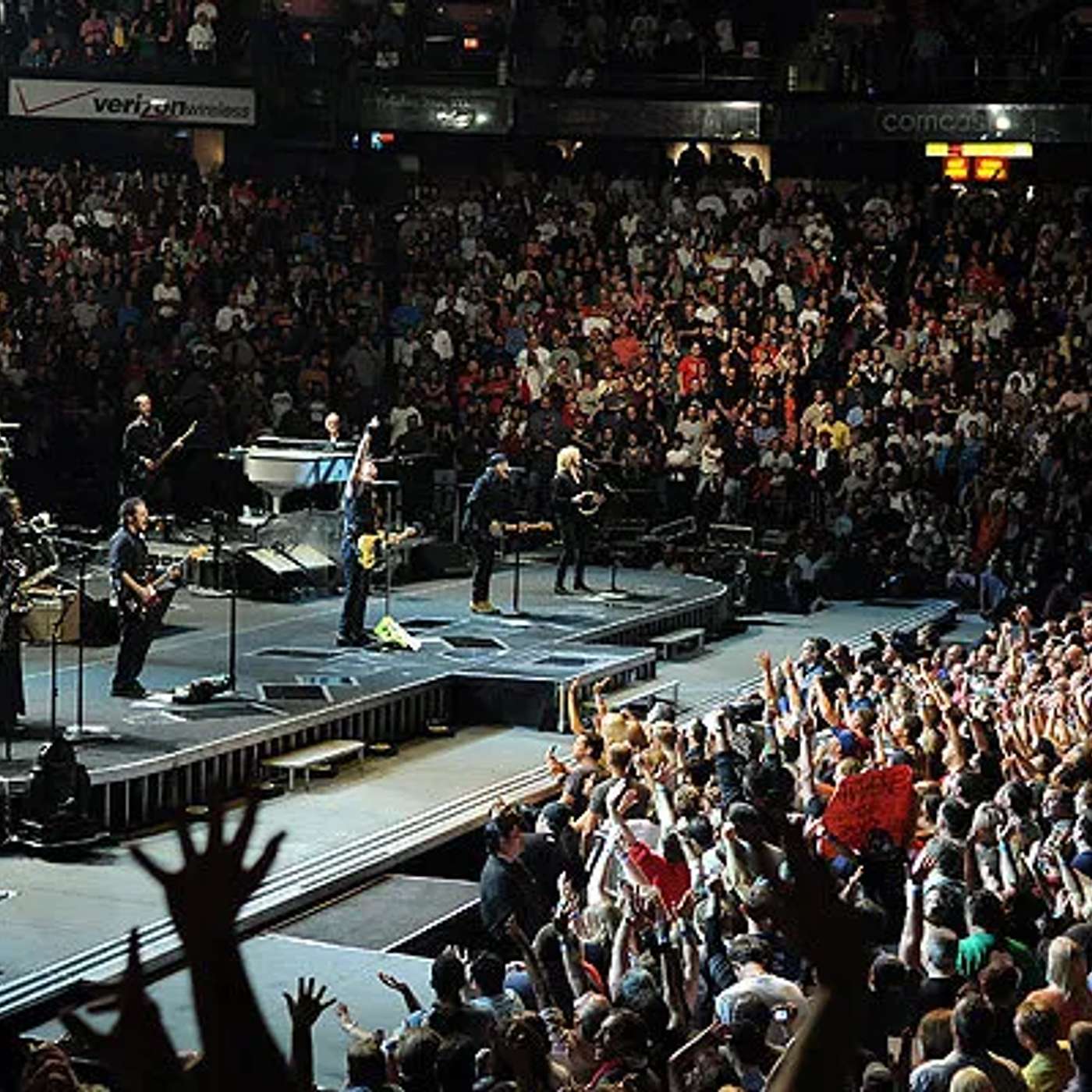 The Closing Events - A celebration end of the Spectrum and Pearl Jam on the final night! Alive and Rockin' in the Free World - 10/31/2009 The Closing Events - A celebration end of the Spectrum and Pearl Jam on the final night! Alive and Rockin' in the Free World - 10/31/2009