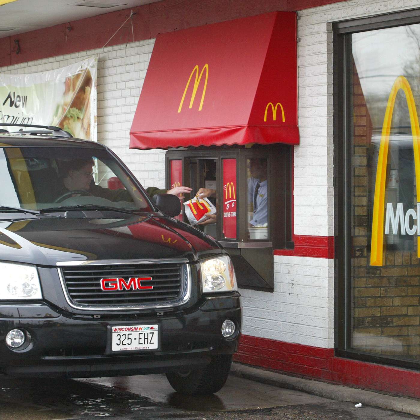 testing food from multiple fast food restaurants (i was attacked)