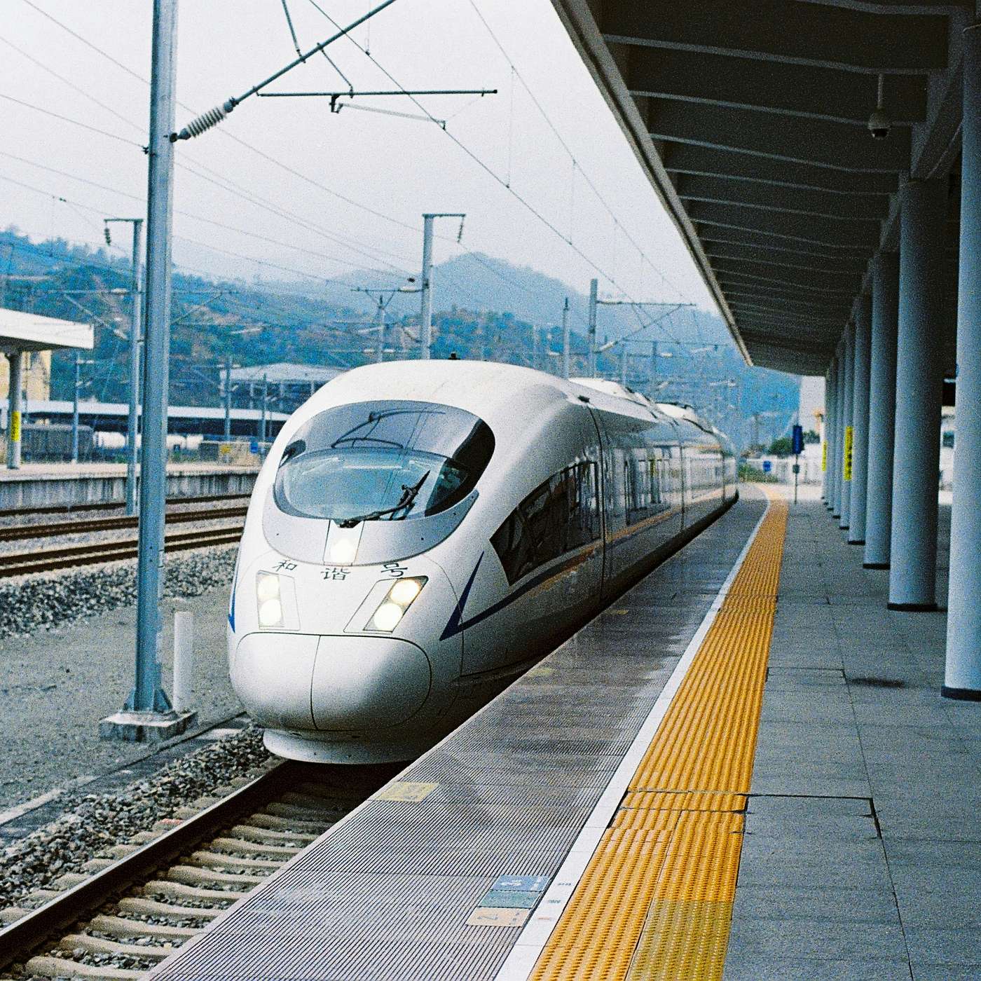 中国的高铁比飞机好在哪儿?| Why I Prefer High-Speed Rail Over Flying in China?