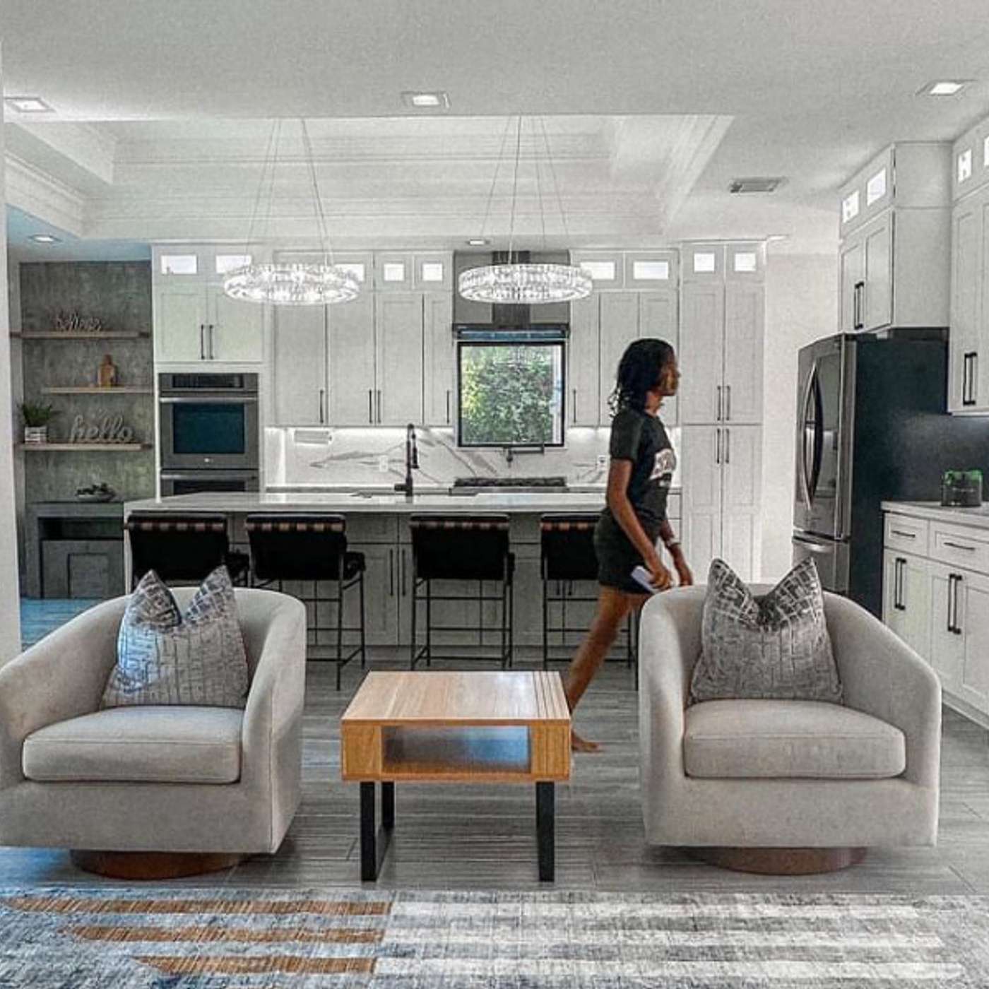9 Feng Shui Dos and Don'ts for Your Living Room episode artwork