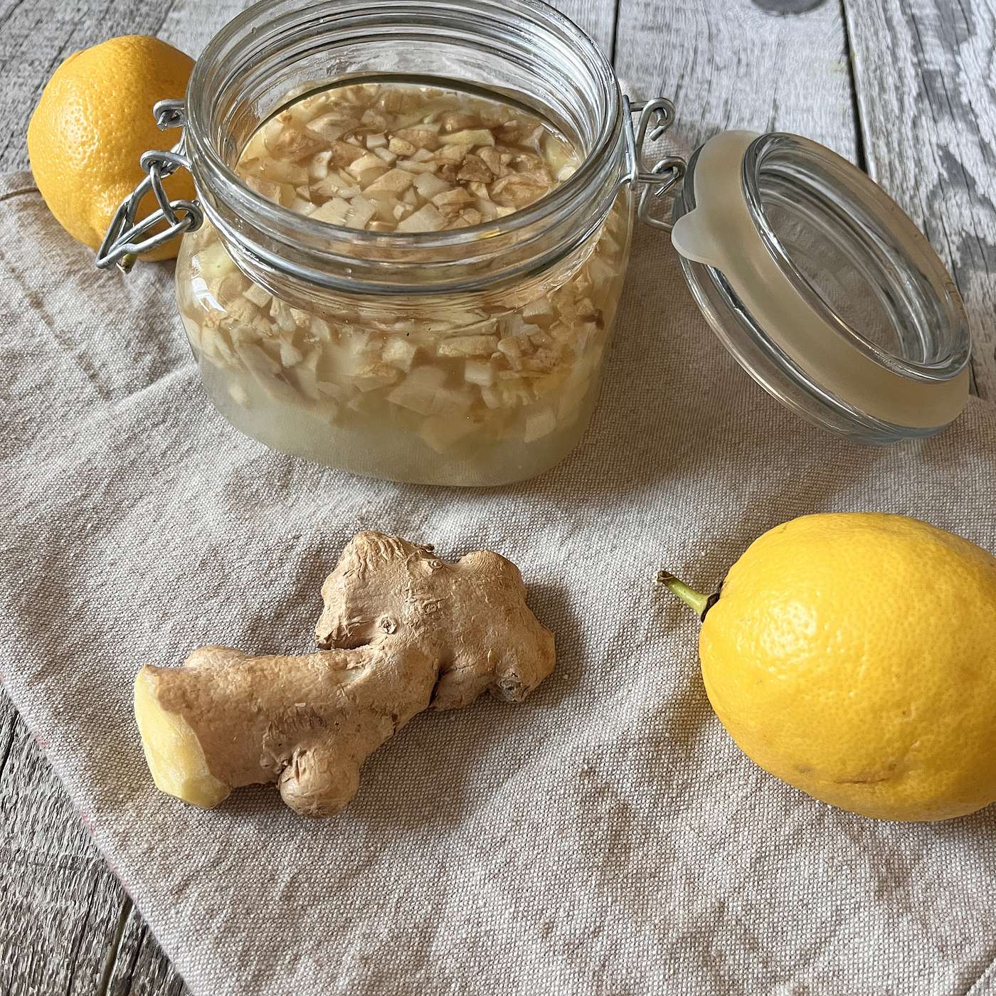 S6 E22: Fermentation Experiment - Making a Ginger Bug S6 E22: Fermentation Experiment - Making a Ginger Bug