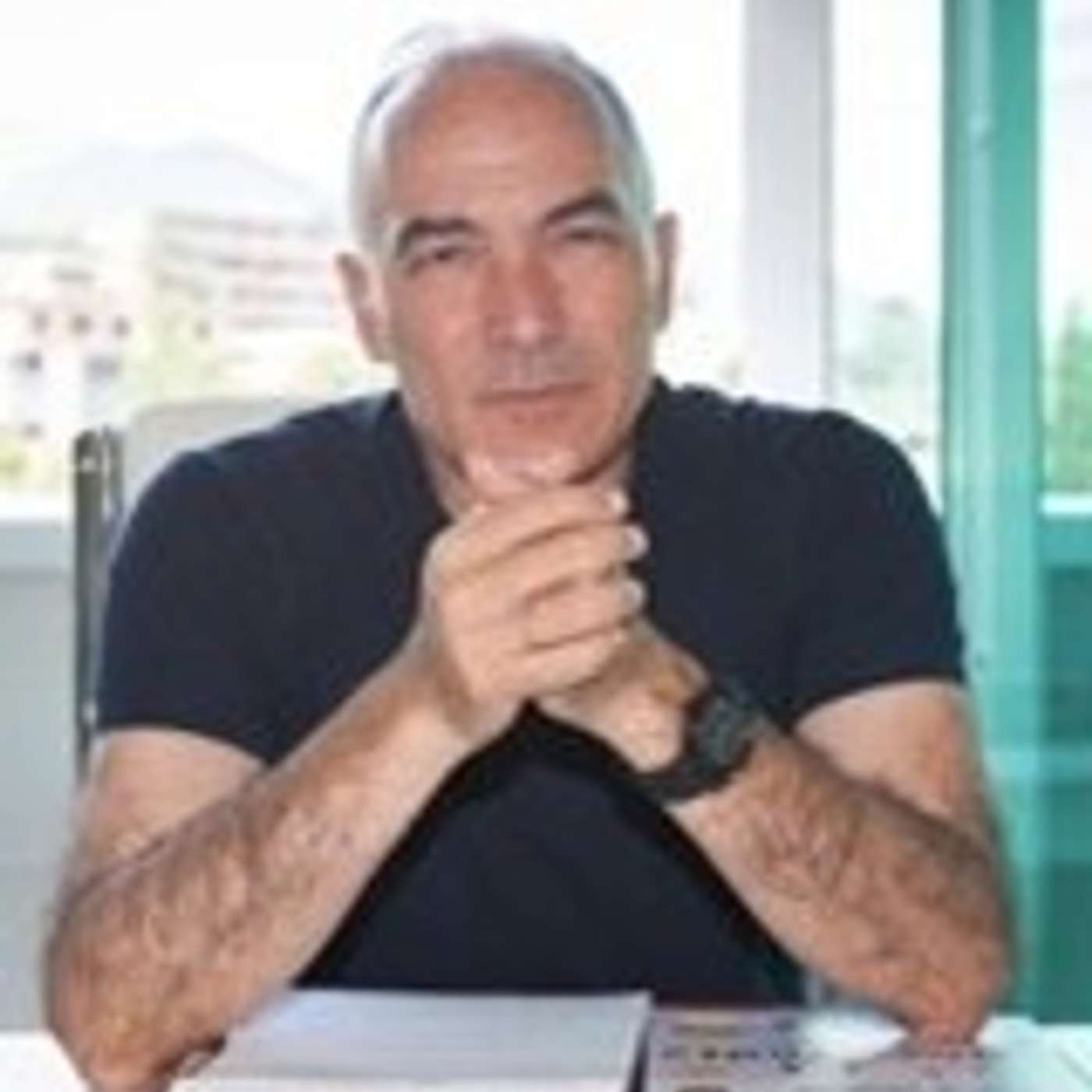 Awakening the Pineal Gland: Cellular Rejuvenation through Light and Sound, with Roberto Pinelli, MD episode artwork