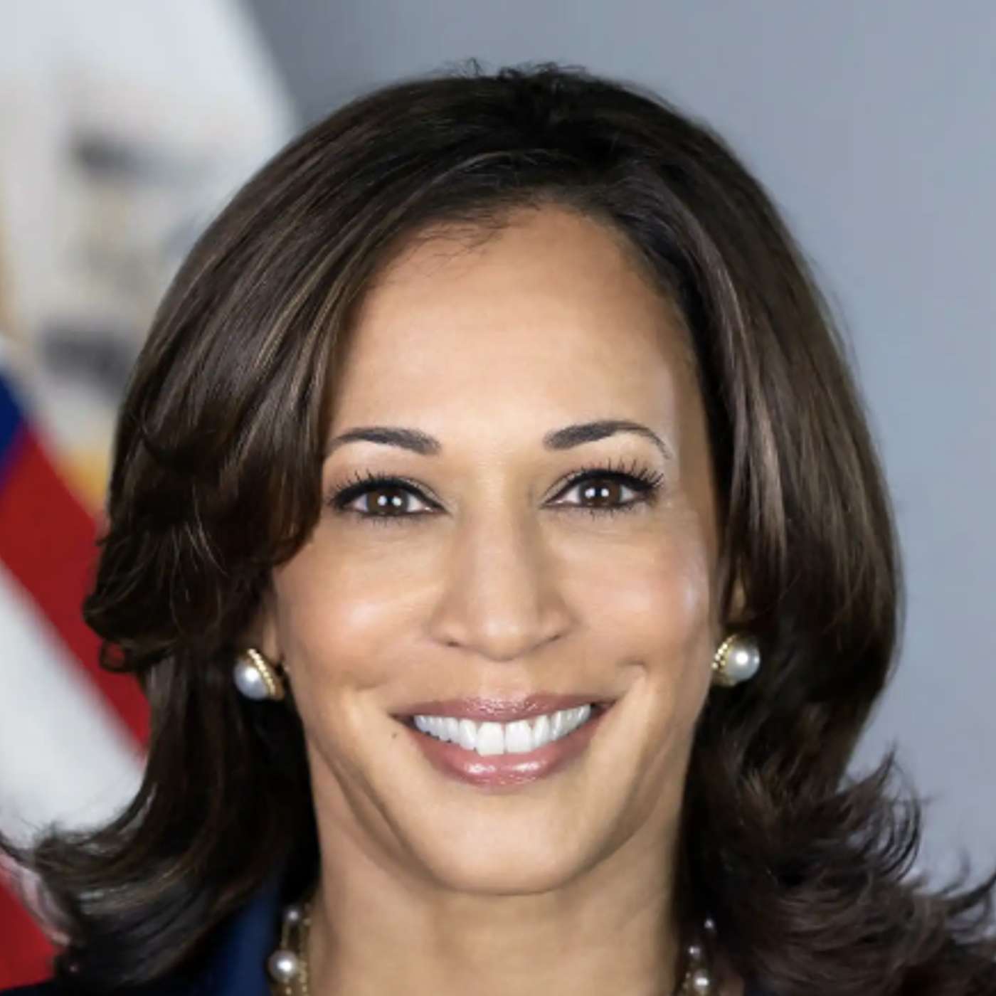 Detroit in Black and White: Is This a Different Kamala Harris Than Before? - podcast episode cover