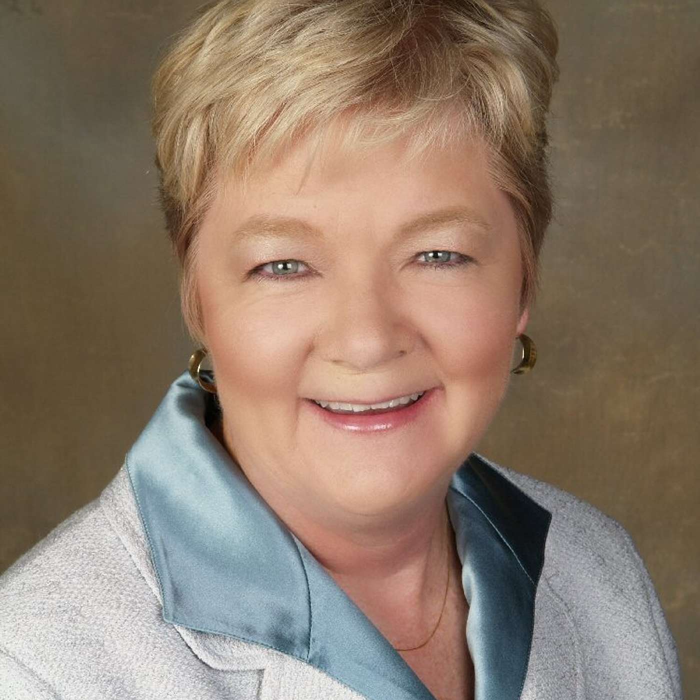#109: Could you sell your home, take off in an R.V. for 3 yrs and write a book while on your journey? Well, Ilene Dillon did episode artwork