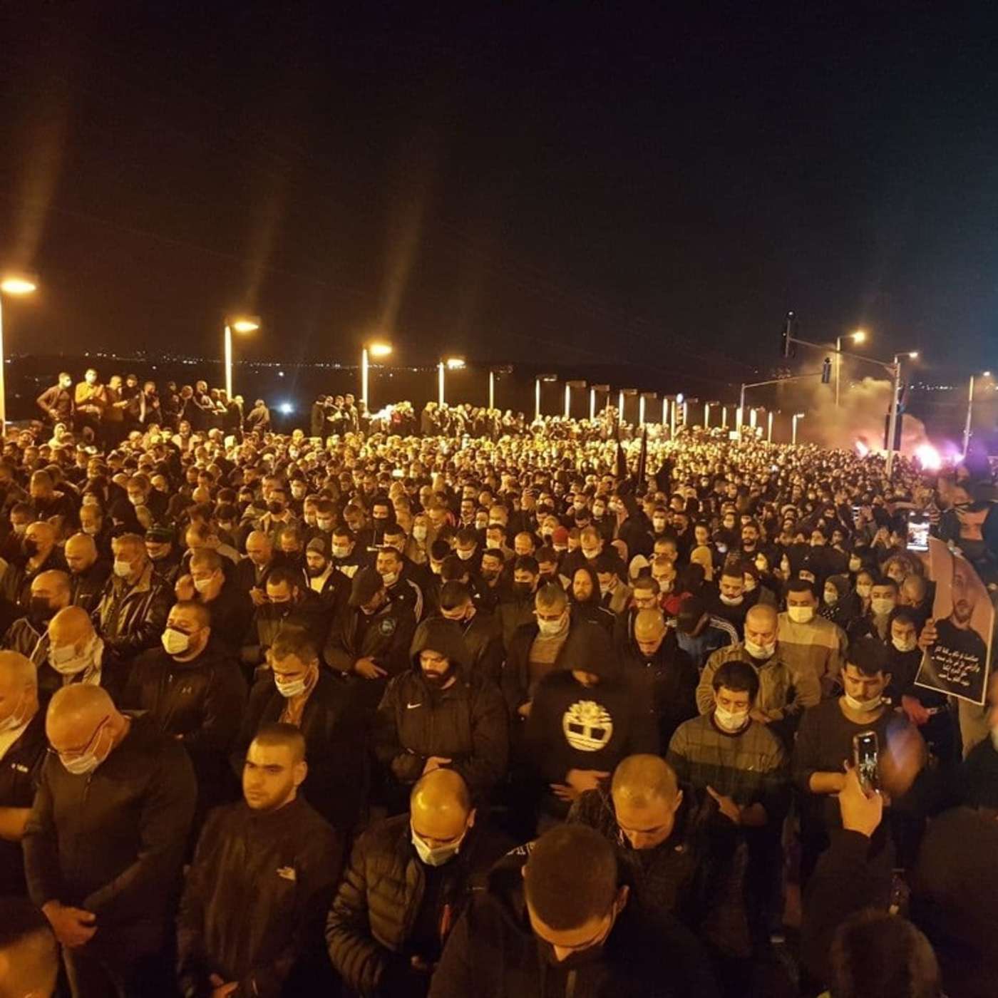 179- بين المطرقة والسندان