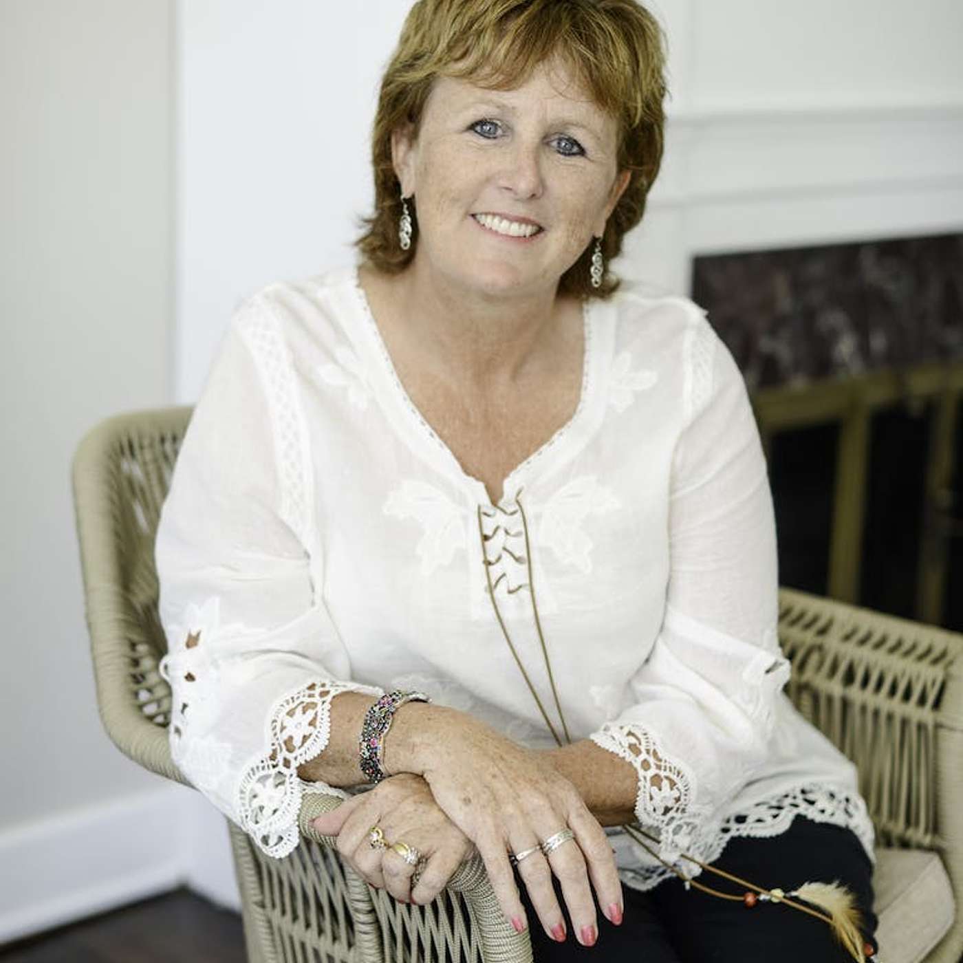 LYNN DISCUSSES CRISIS IN OUR EDUCATION, HOW SHE SURVIVED A BRAIN TUMOR AND HOW TO HELP OUR KIDS WITH THEIR EMOTIONS