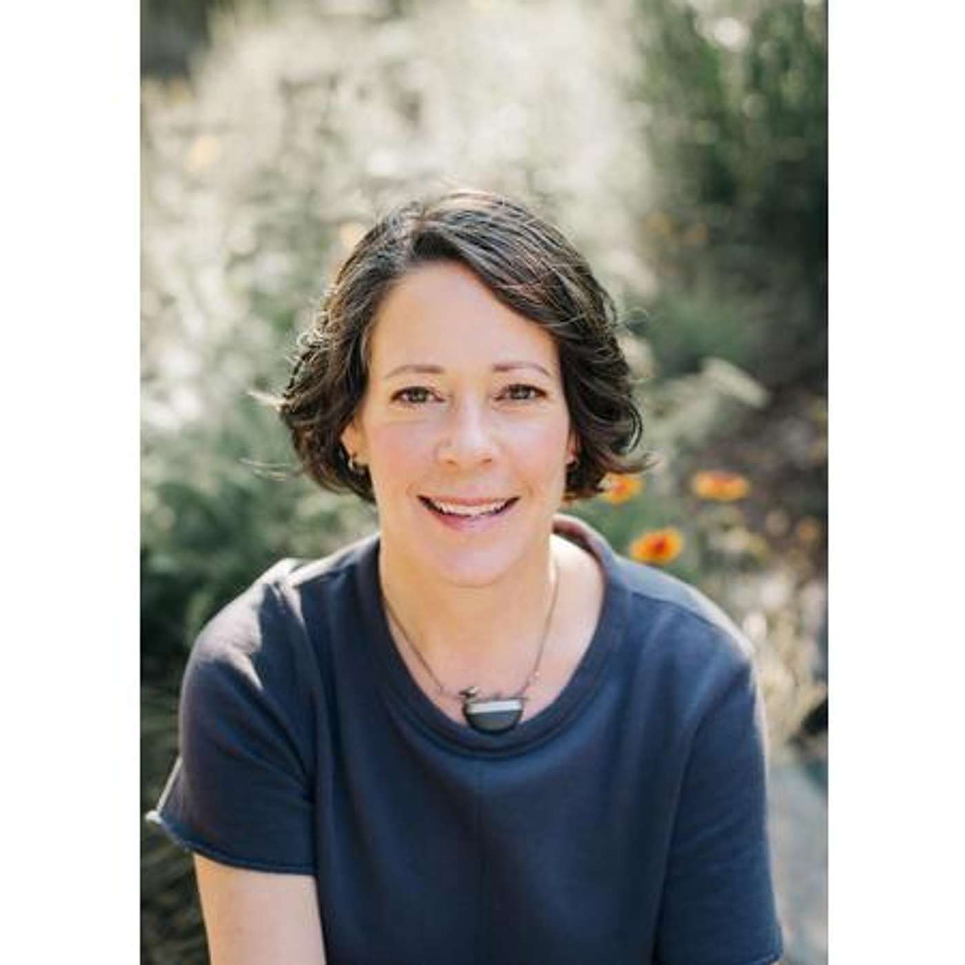 The Power of Friendship with Author Eileen Garvin on Book Lights episode artwork