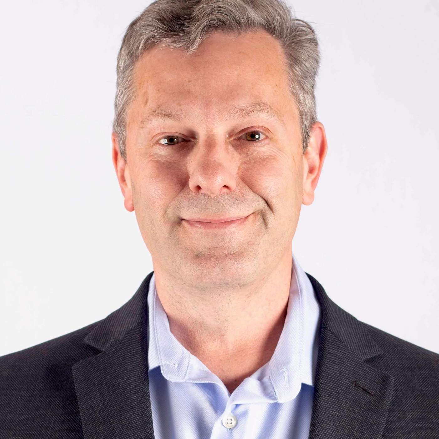 Cisco’s AI Networking Future: Will Eatherton on Silicon One, SONiC & Next-Gen Data CentersI Ep: 70 Cisco’s AI Networking Future: Will Eatherton on Silicon One, SONiC & Next-Gen Data CentersI Ep: 70