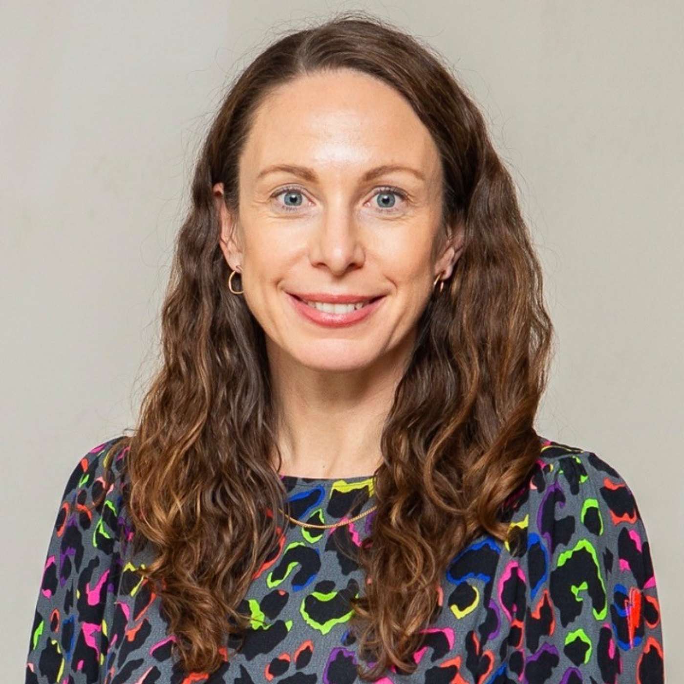 The "Salmon Strategy" That Helped Laura Mears Land Corporate Clients (Without Cold Outreach)