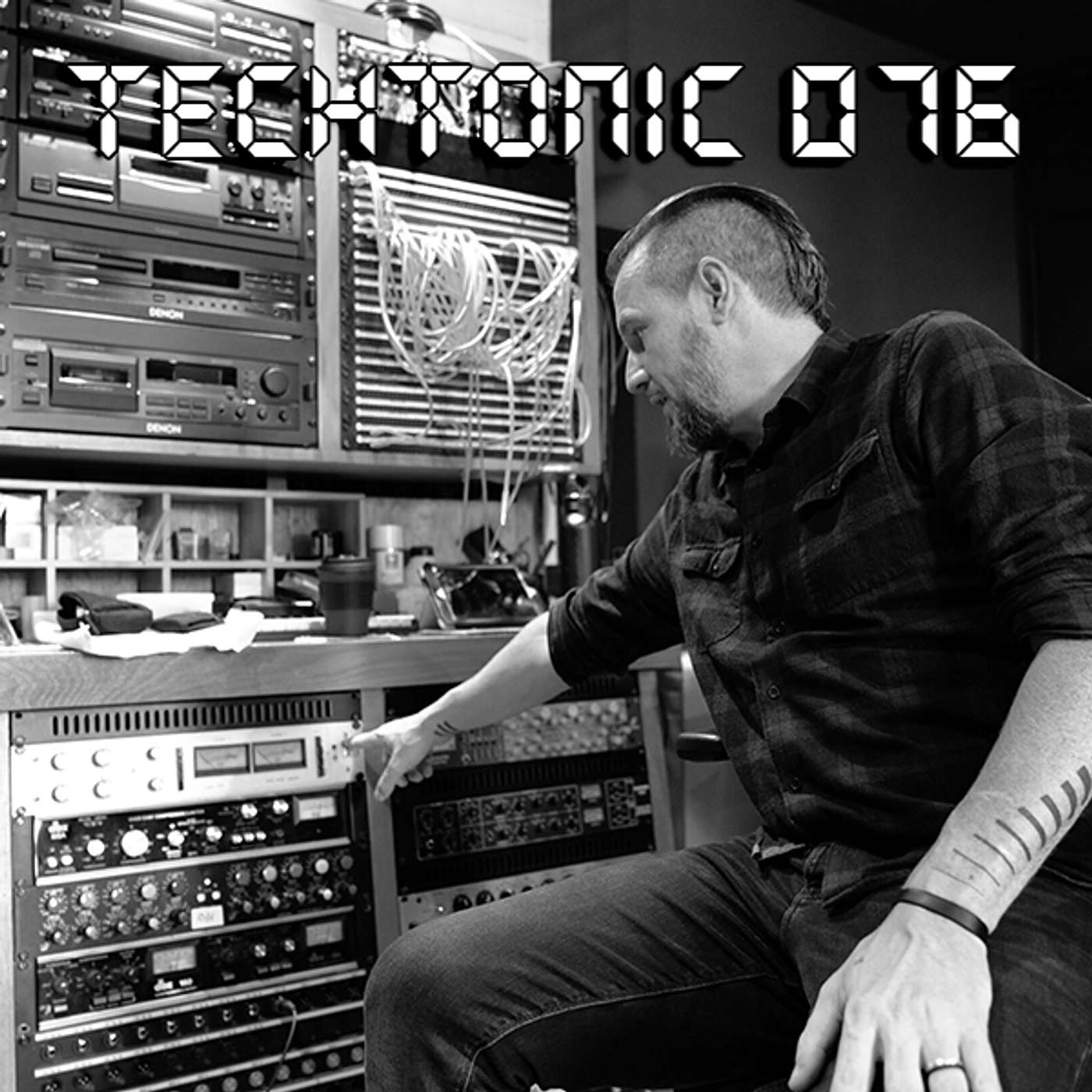 TechTonic E76 'There's Magic In My Eyes' August 2022 Techno Podcast *GUEST MIX* MAXIE DEVINE Jockster