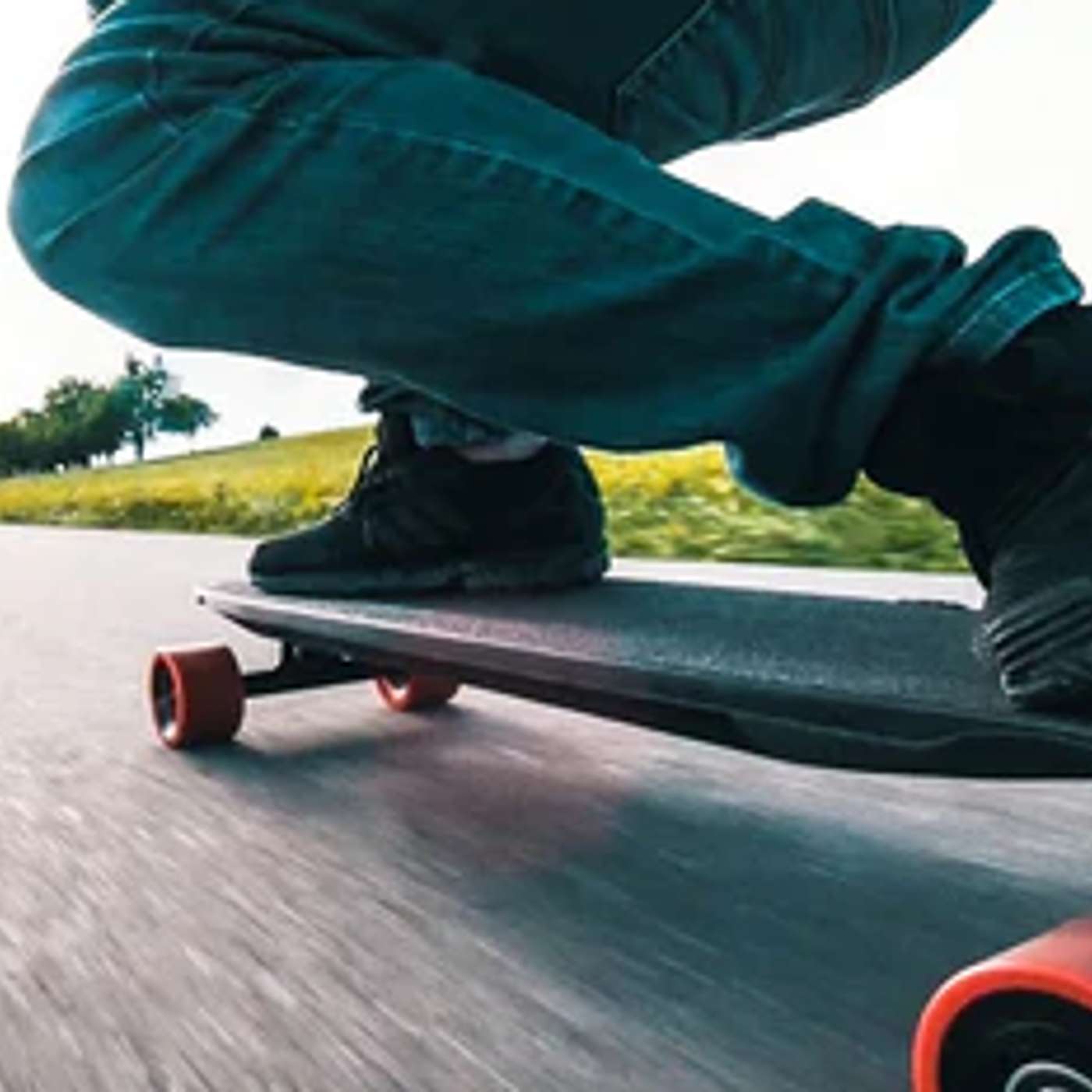 HOW TO BRAKE YOUR ELECTRIC SKATEBOARD SMOOTHLY AND SAFELY