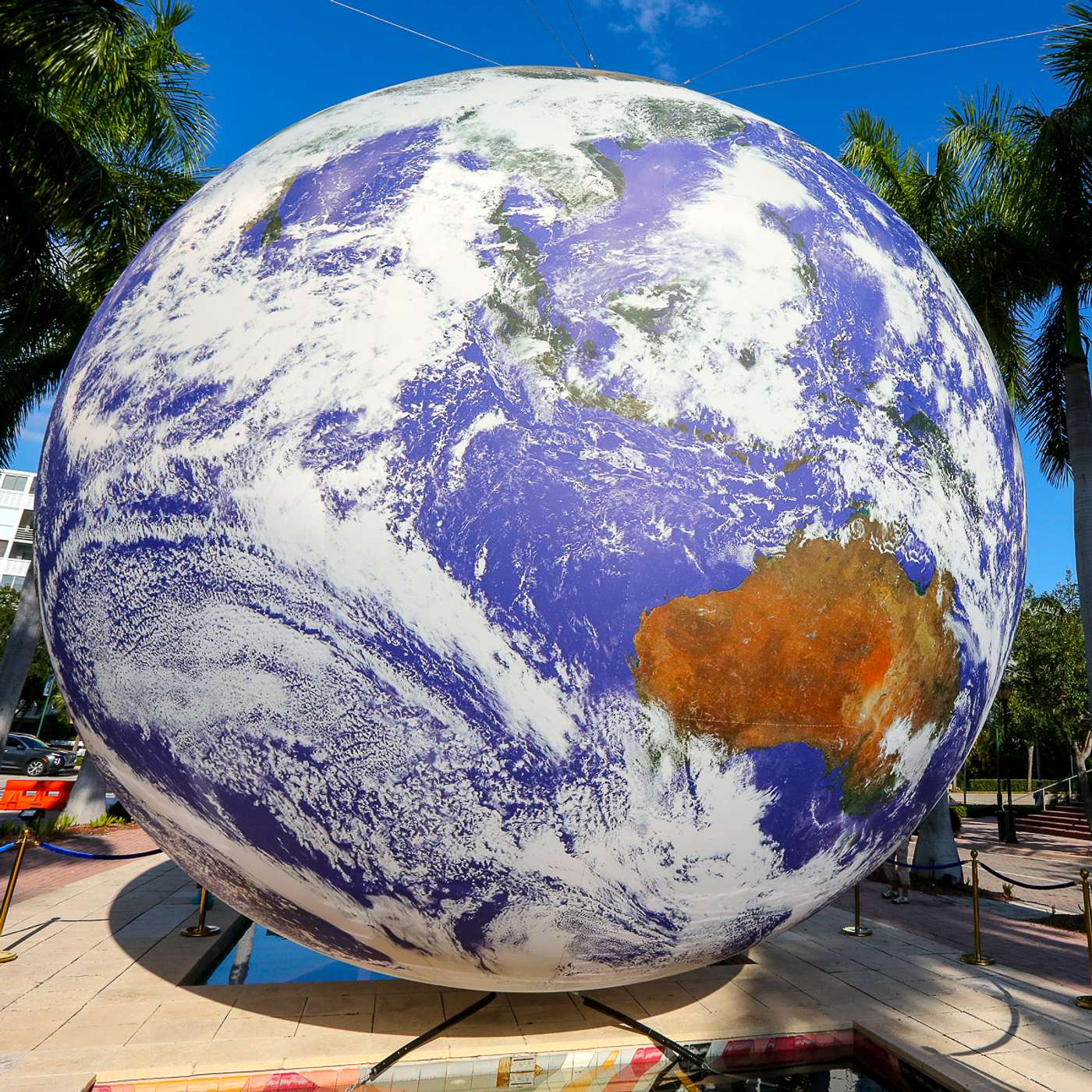 BONUS - GAIA - Artist Luke Jerram talks about an exhibition on Earth Day episode artwork