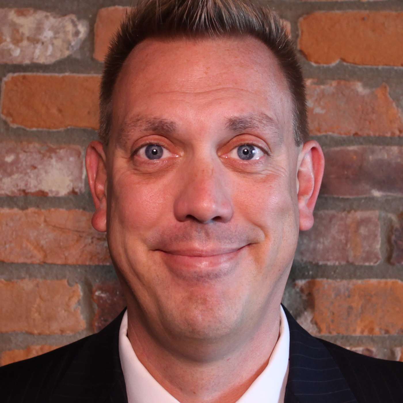 Ep459: Using AI-enhanced data analytics to determine customer primacy in banking