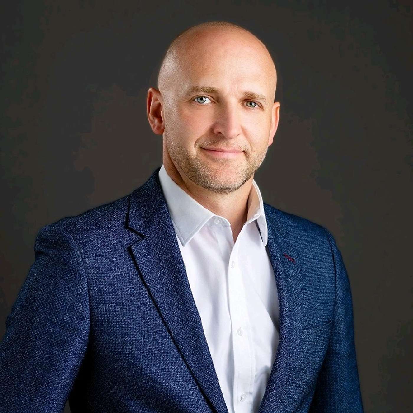 From Corporate Comfort to Coaching Freedom: Lukasz Kalinowski’s Leap of Faith