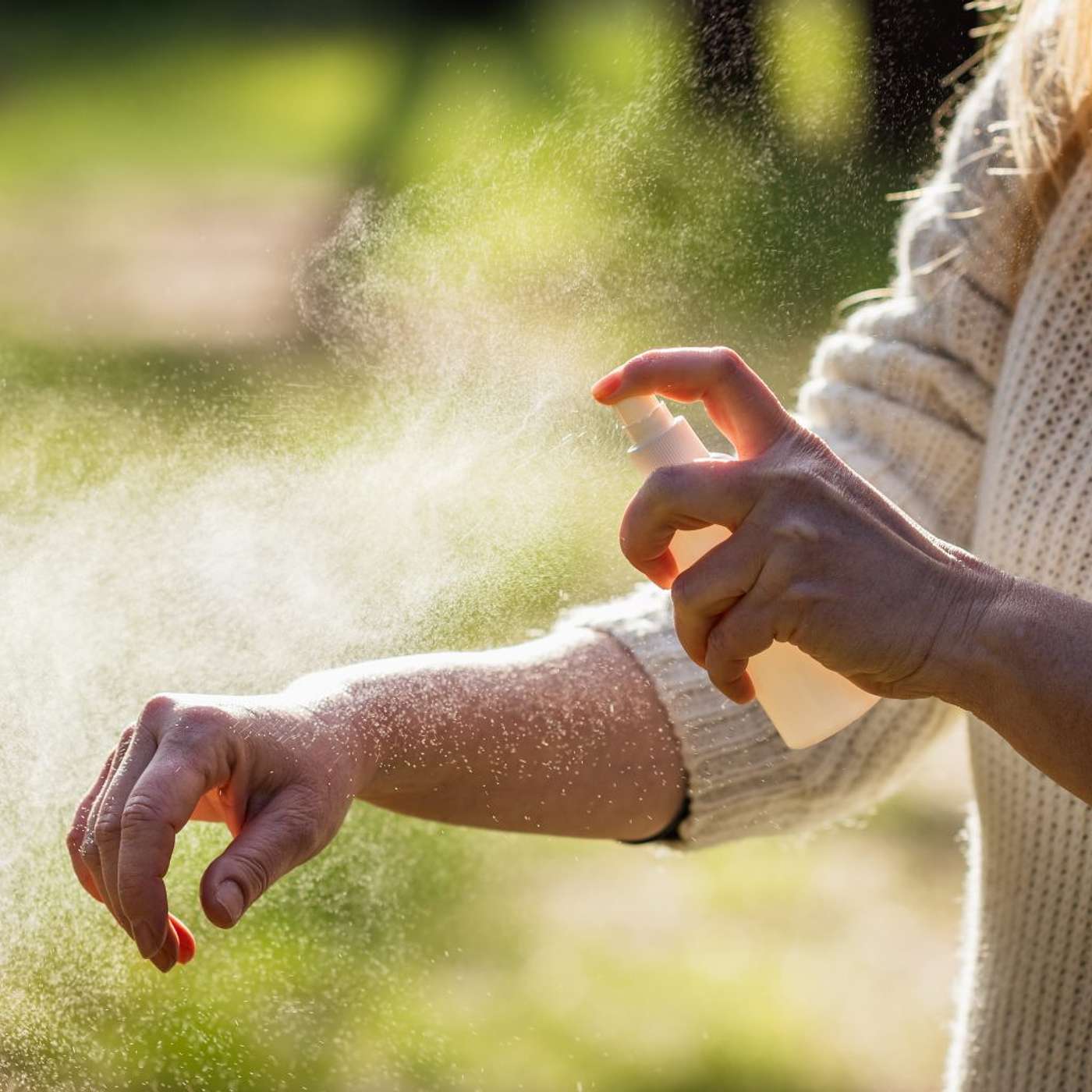 Best Scent Notes to Help Keep Mosquitoes Away
