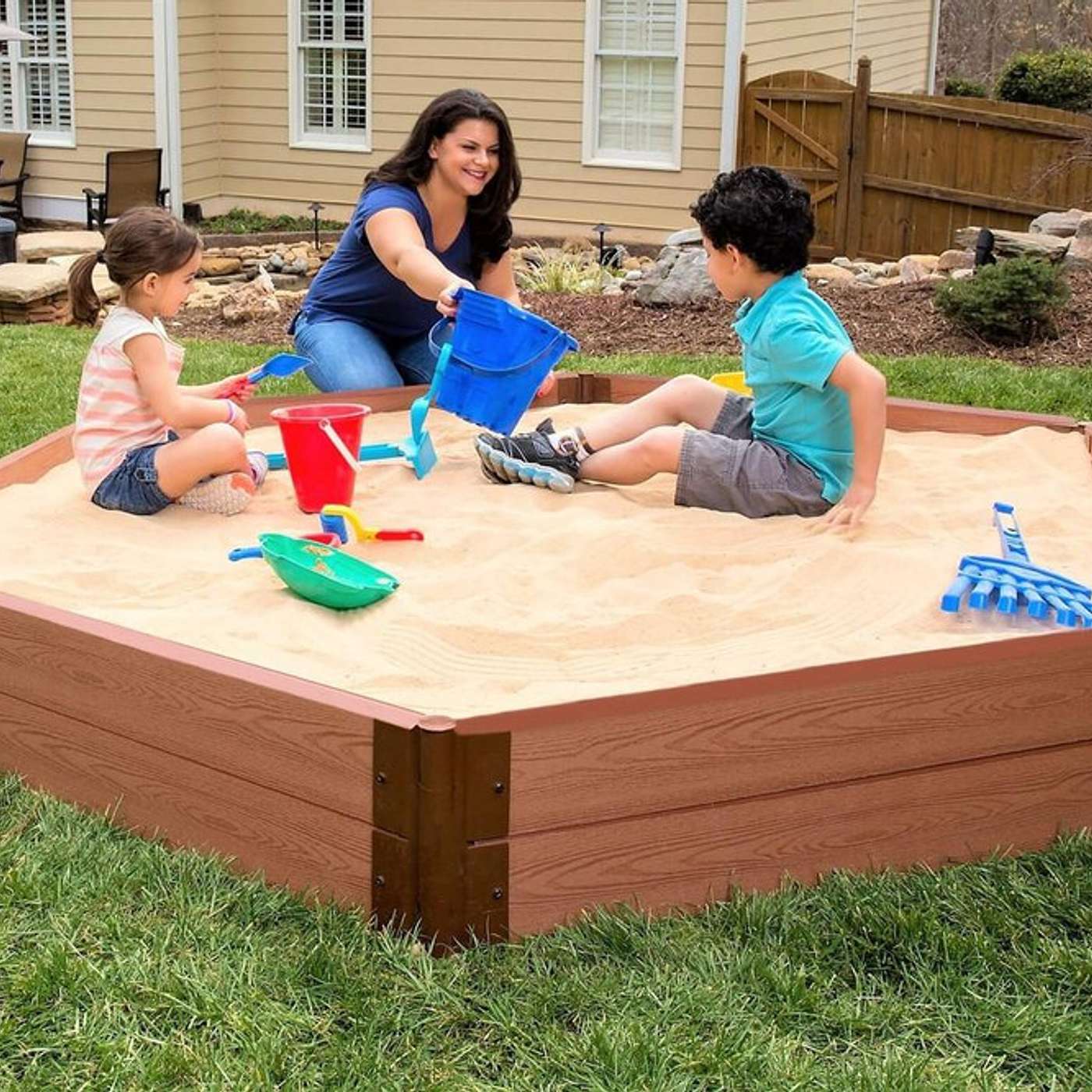 Wood vs Composite vs Plastic Sandboxes: Durability Face-Off