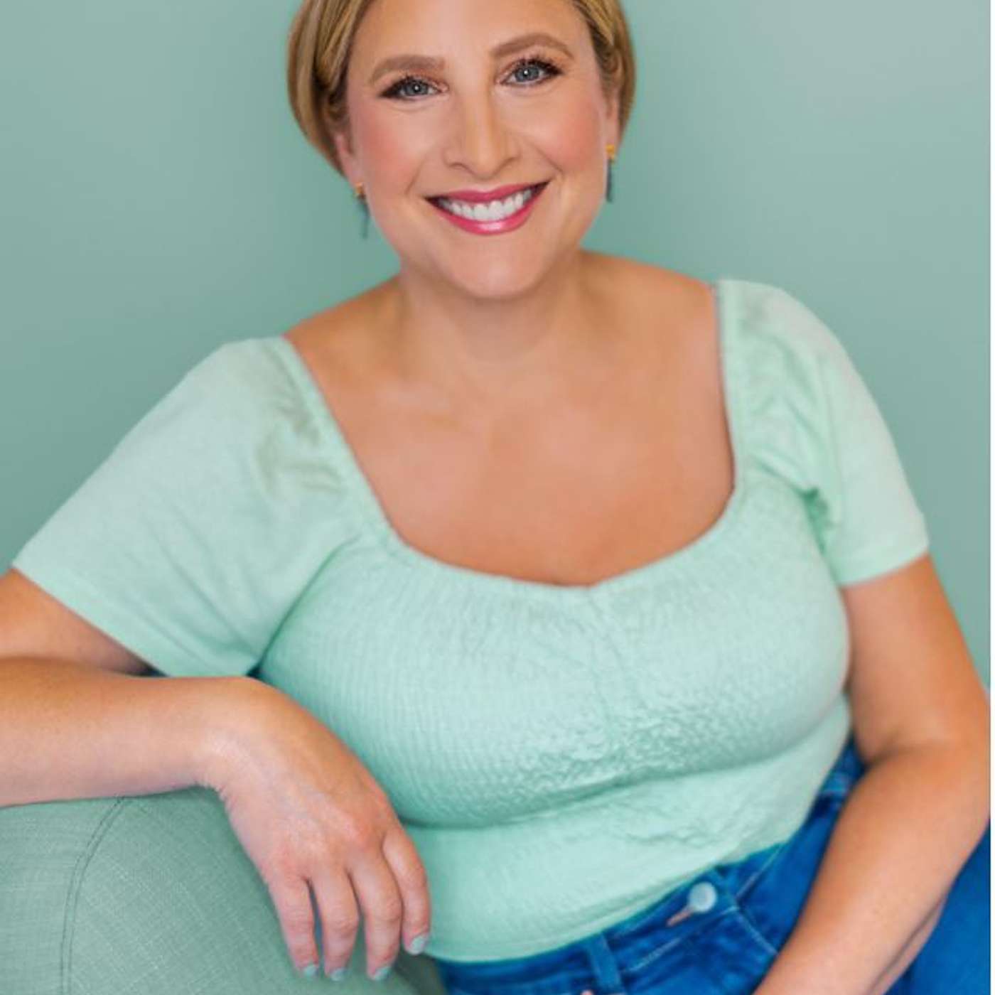 Simplify Podcasting | Christian Coaches + Business Owners Launching and Leveraging Podcasts in Online Marketing