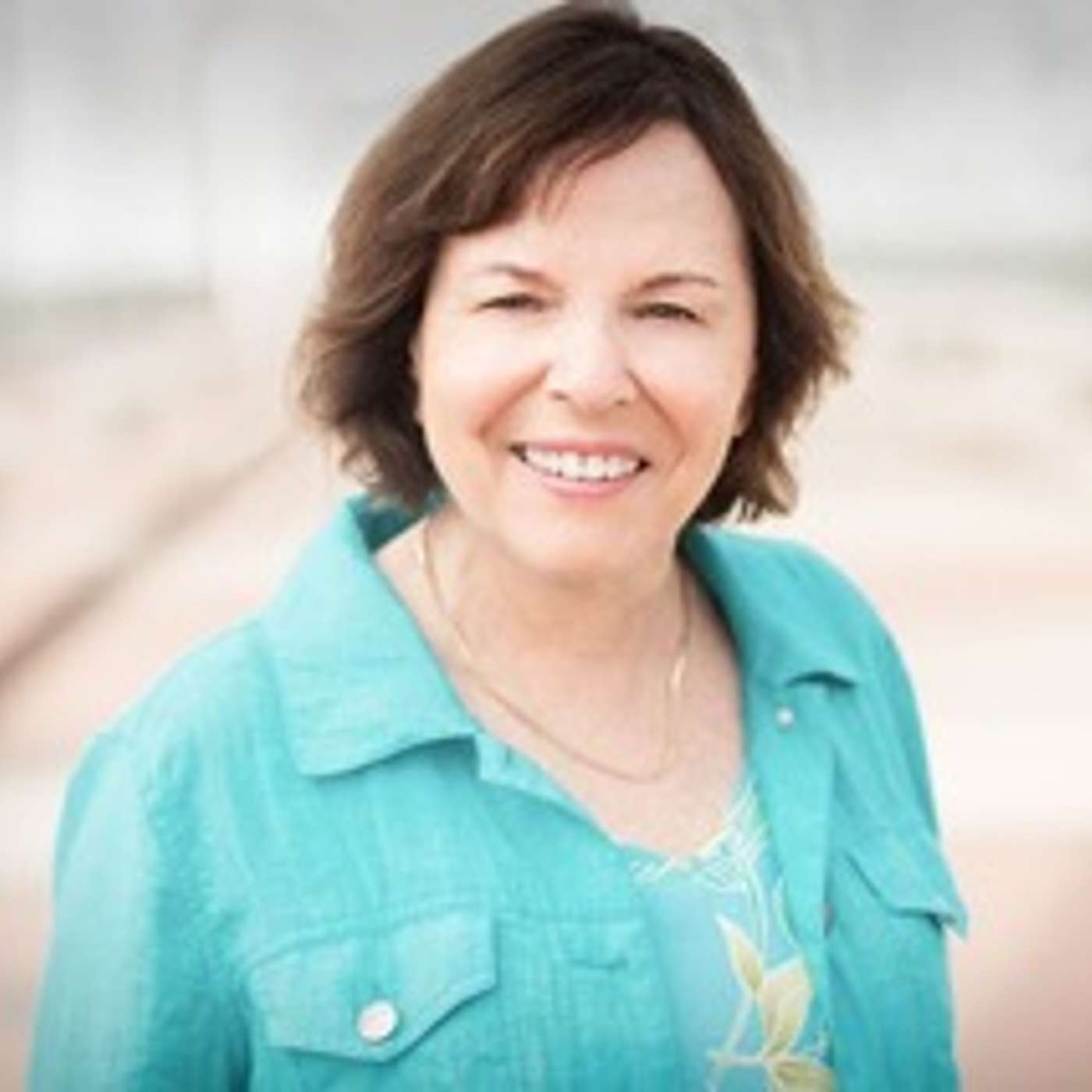 Dee Flower Is An Adventure-Driven World Traveler Pushing Through Comfort Zones