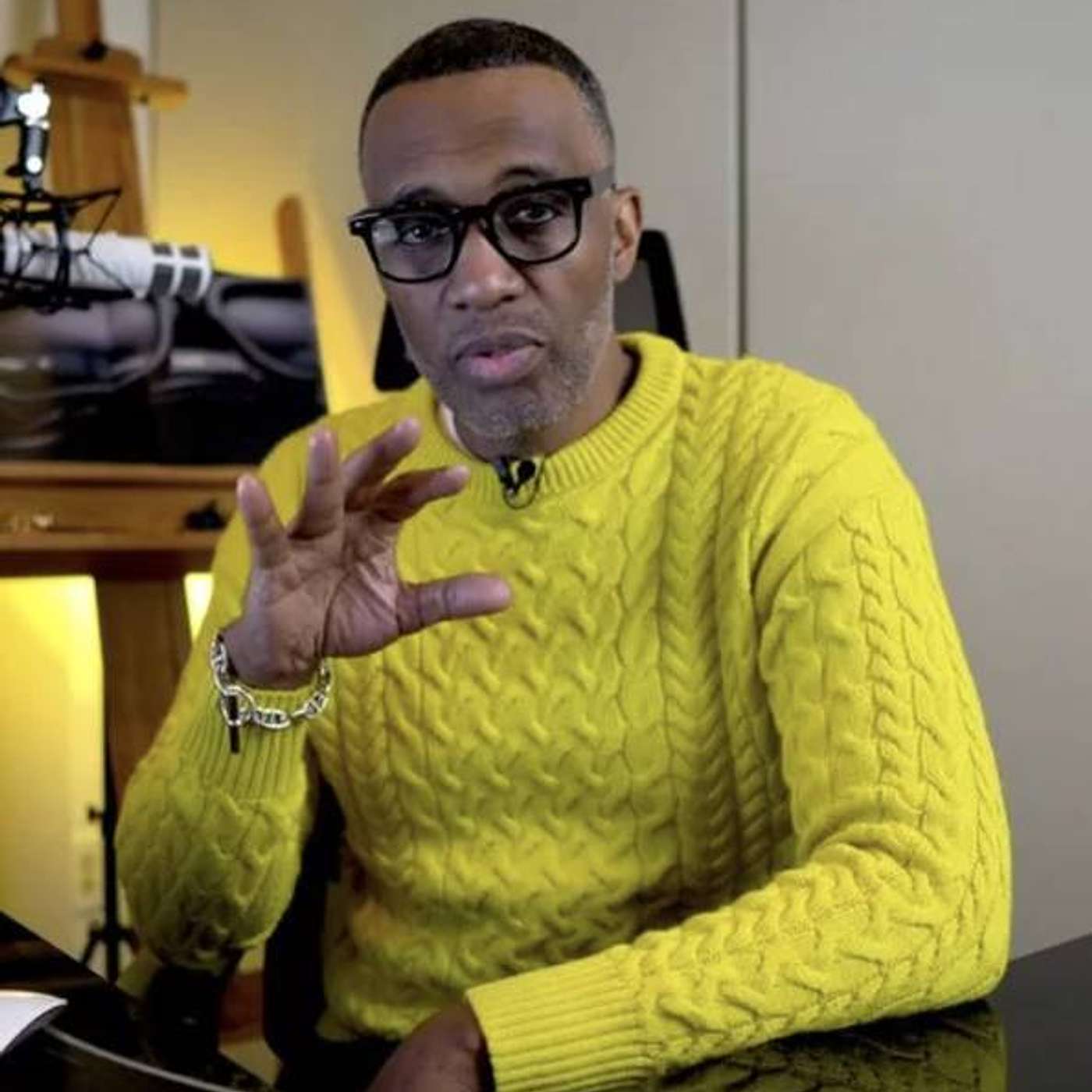 Kevin Samuels Asks: "Should Modern Women Focus on Themselves?" {Reaction} | Helios Blog 1014