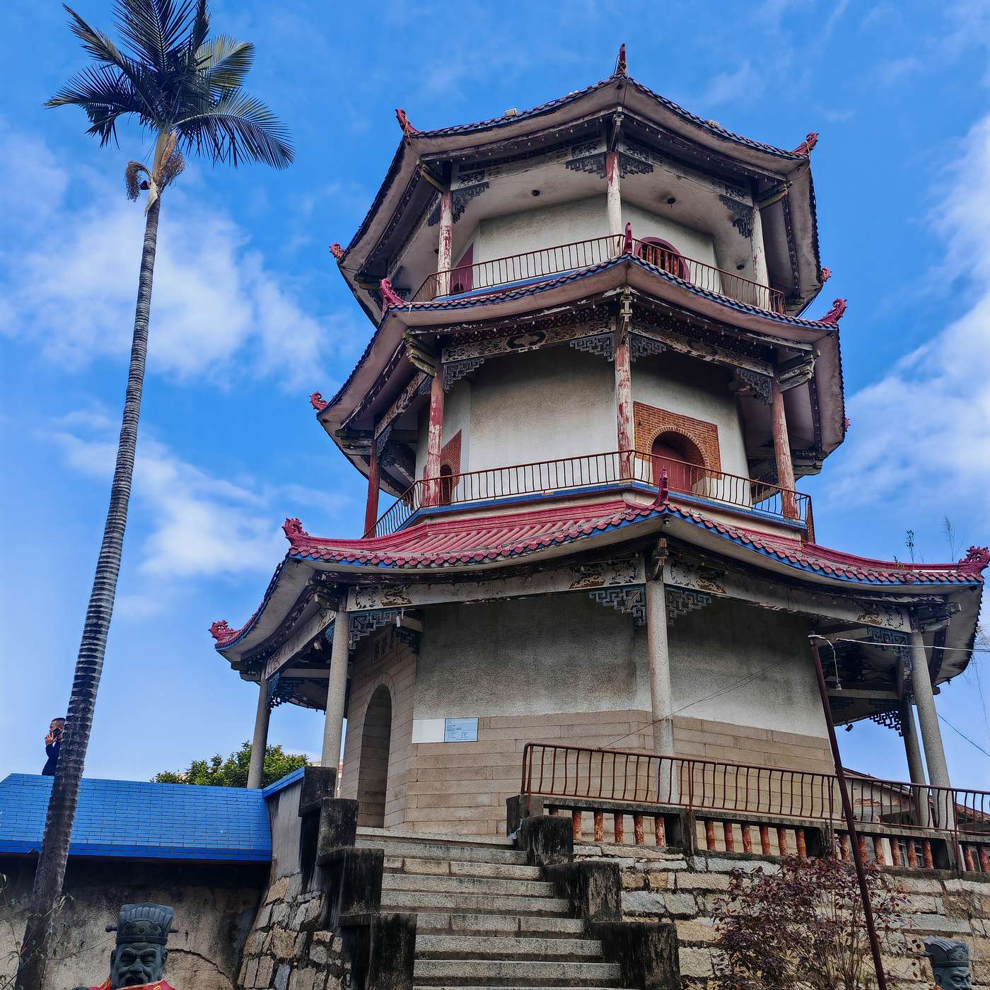 Yuegang: Crescent of Silver and Silk Yuegang: Crescent of Silver and Silk