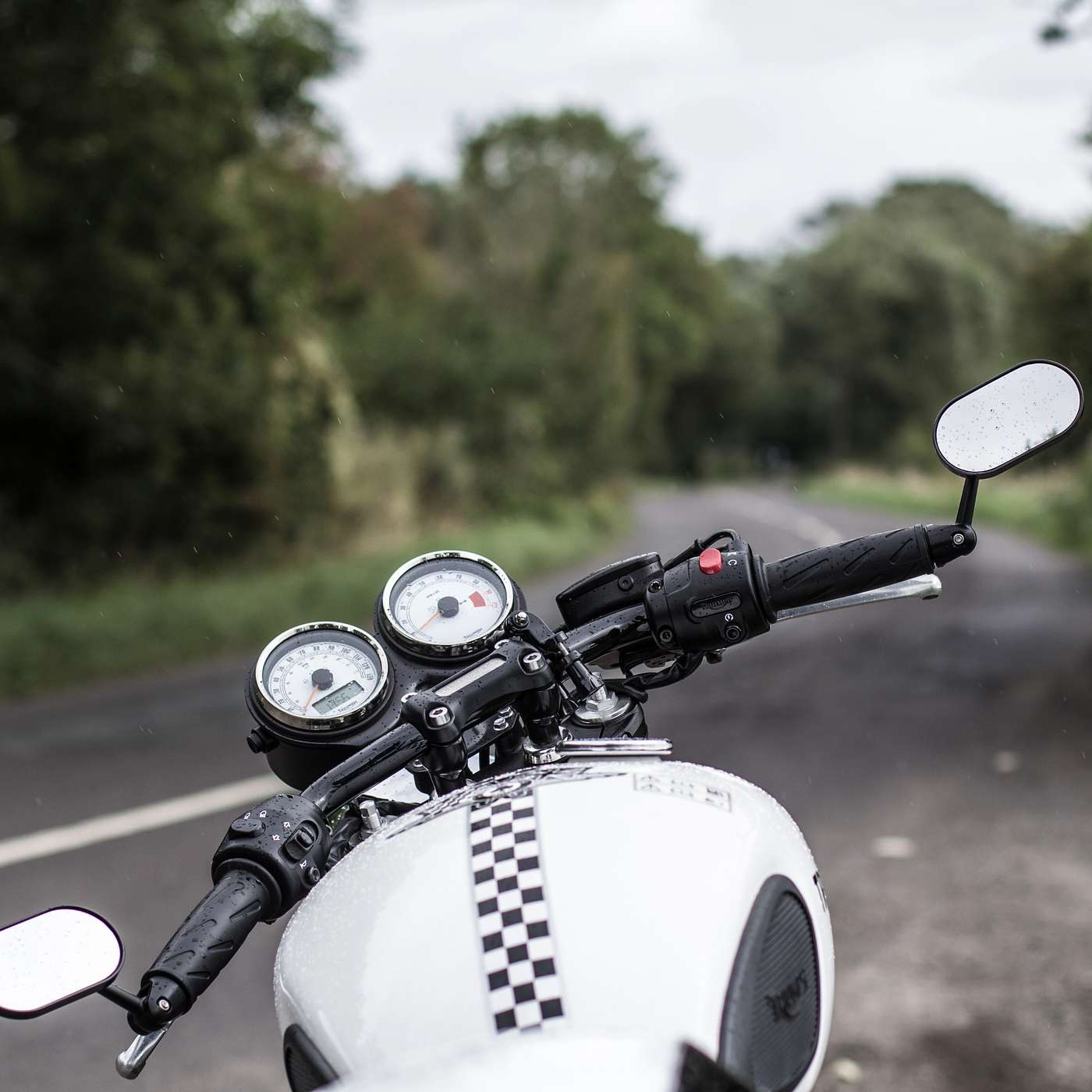 New Triumph Thruxton 400: Classic Style, Affordable Price