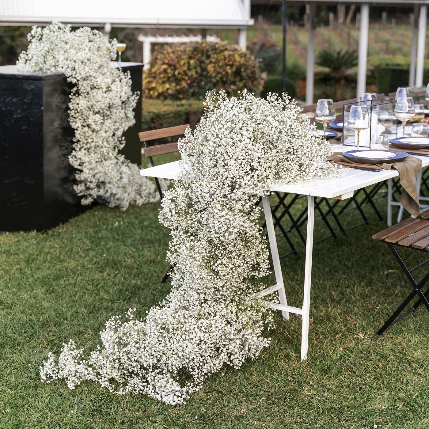 Reception Tablescapes the right vase or vase-less table floral design for your wedding day! episode artwork