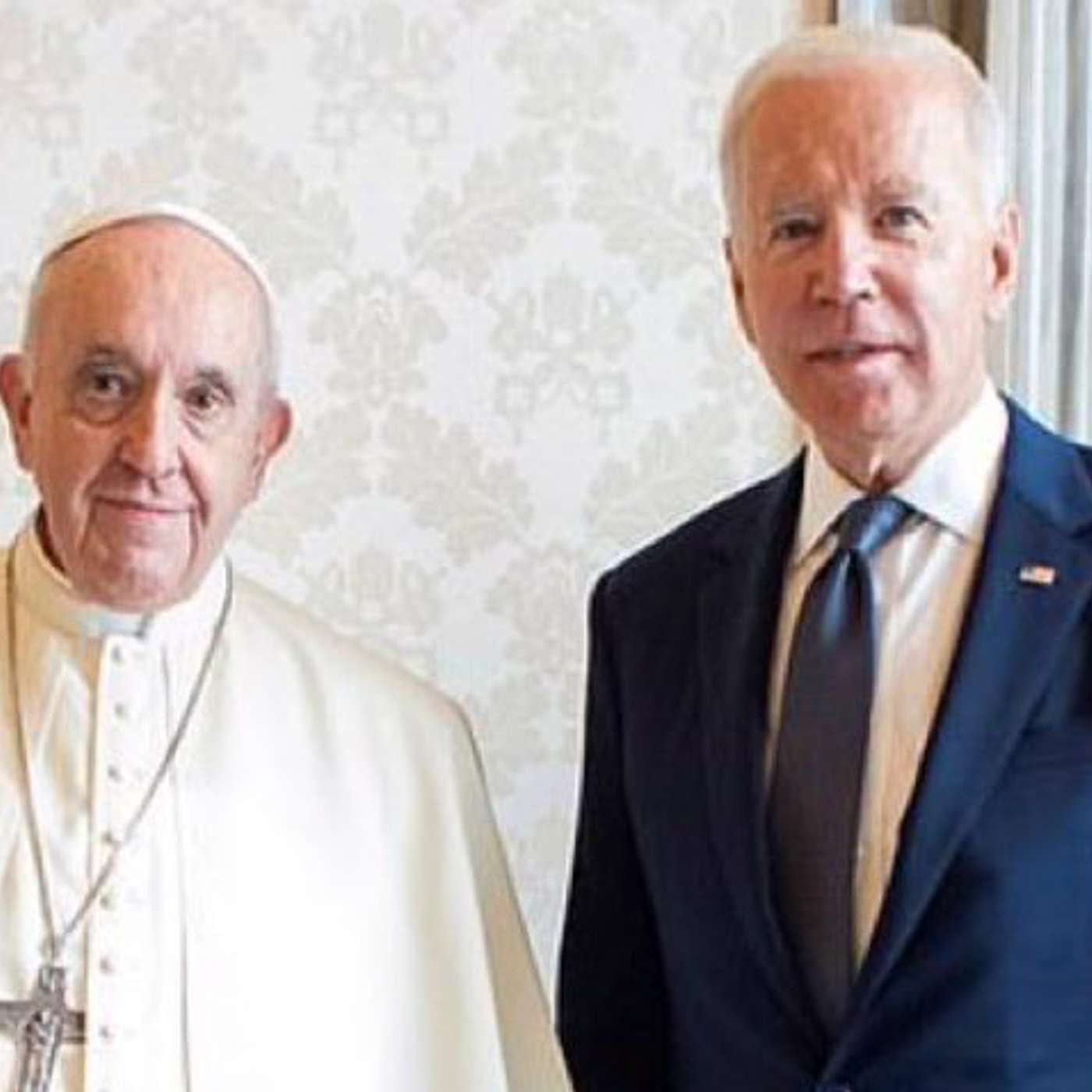 Episodio 557: SACRILEGIO‼️ Biden RECIBE la COMUNION en ROMA tras su encuentro con el Papa Francisco / Luis Roman episode artwork