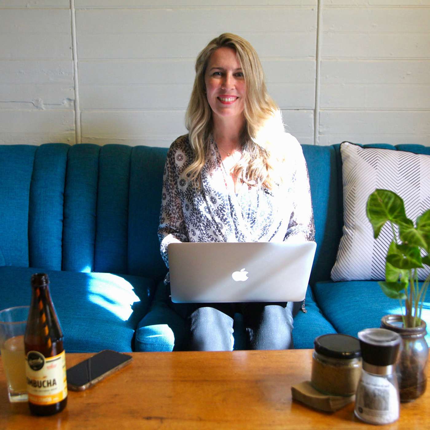 Episode 16 - The Wellness Glow Livestream Replay - The Effect of Stress on Gut Health