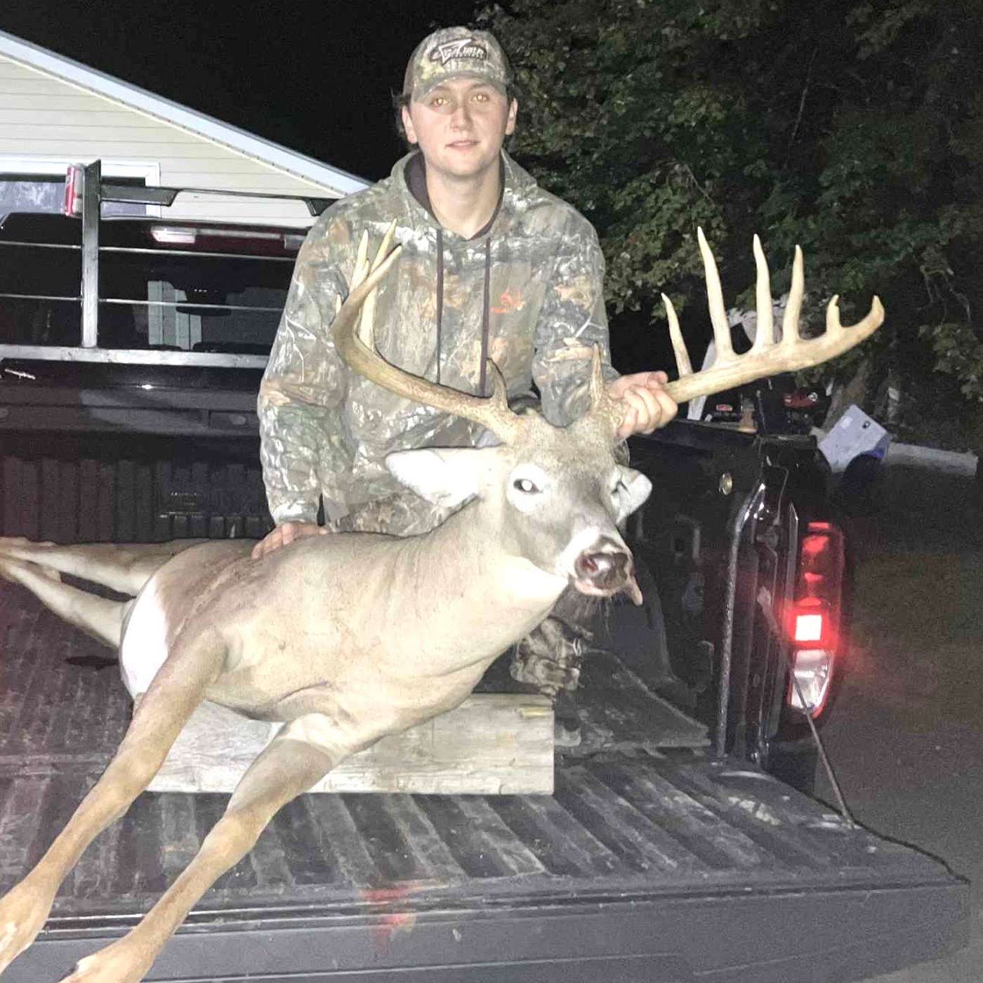 How A 19-Year-Old Archer Outsmarted A Legendary Buck How A 19-Year-Old Archer Outsmarted A Legendary Buck